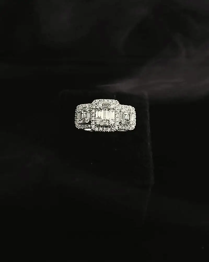 Anello trilogy con pietre taglio baguette